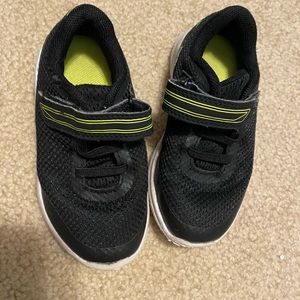 Size 8 boy shoes black